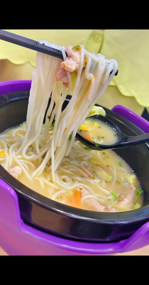 石家庄过桥缘米线探店 招牌鸡汤米线真美味，桥缘香米线名不虚传